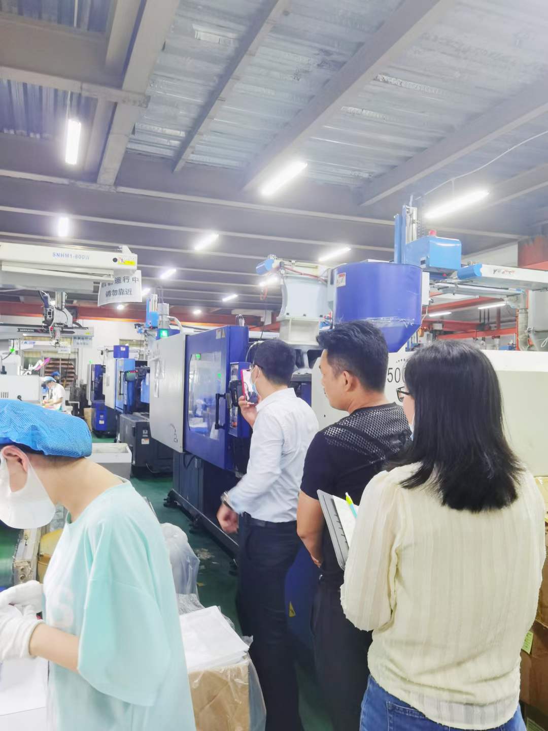 疫情當(dāng)前換個(gè)方式看注塑模具加工廠